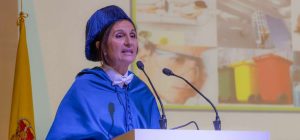 Inmaculada Santiago: “La Escuela necesita vida; que no sea solo un lugar donde dar clase y nada más”
